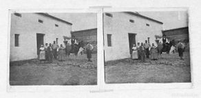 Postales: FOTOGRAFIA ESTEREOSCOPICA DE CASTILLA LA MANCHA, CIUDAD REAL O TOLEDO, FAMILIA CON BURRO O MULA, REA